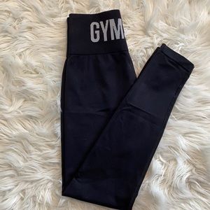 Gym shark leggings